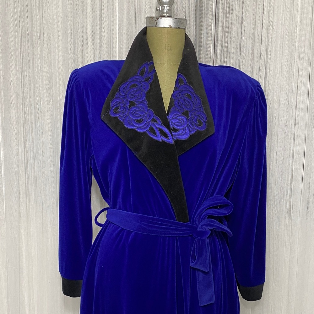 Vintage 90’s Like New Elegant Blue Royal Velvet Robe with Black Accents